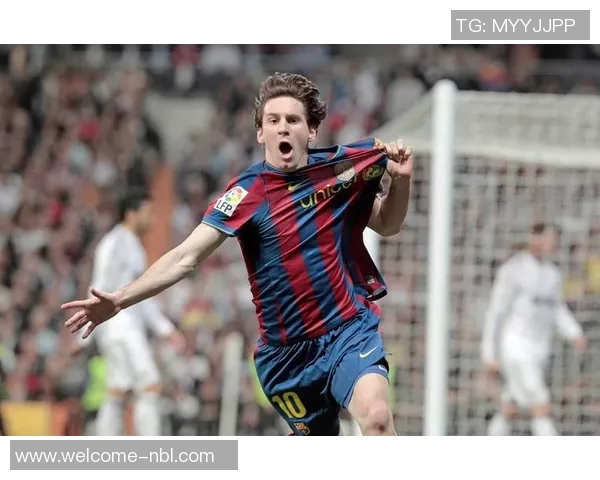 莱万感慨黄老板新专辑印在国家德比球衣上意义非凡 莱万感慨黄老板新专辑印在国家德比球衣上意义非凡